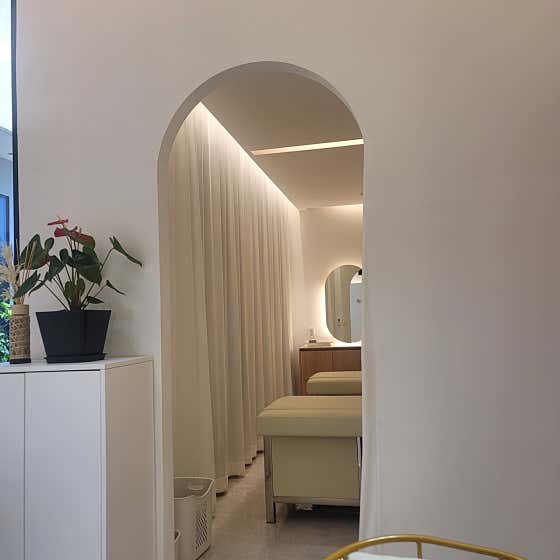 Aromo Hair Loss and Scalp Clinic