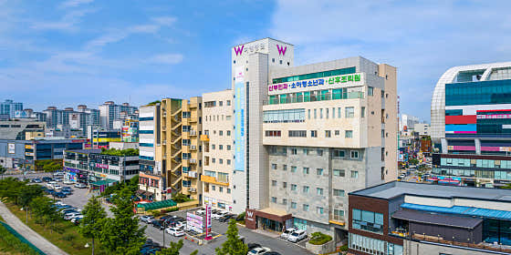 W Women's Hospital