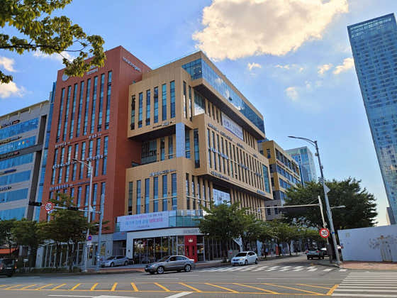 엘리샤인터내셔널치과의원